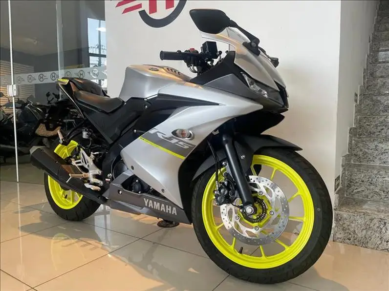 Yamaha YZF R15 ABS