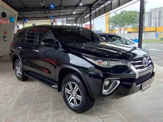 Carro Toyota SW4 2018 2.7 SRV 7L 4x2 (Aut) (Flex)