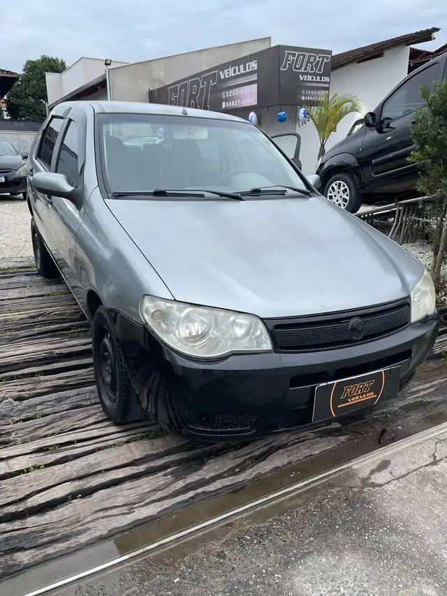 Carro Fiat Palio 2004 ELX 1.0 8V (versão III)