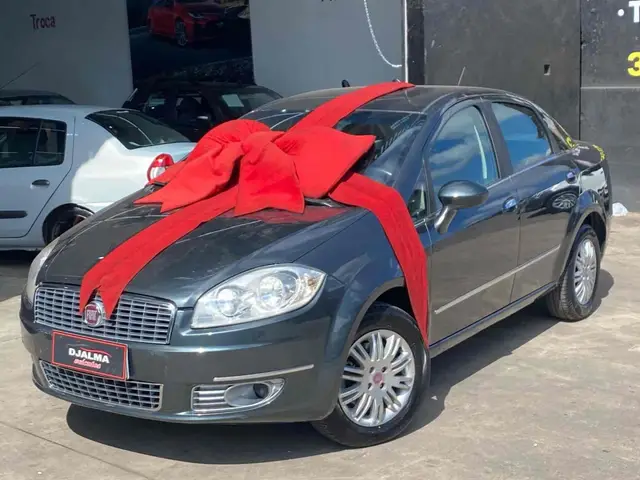 Carro Fiat Linea 2012 Essence 1.8 16V (Flex)