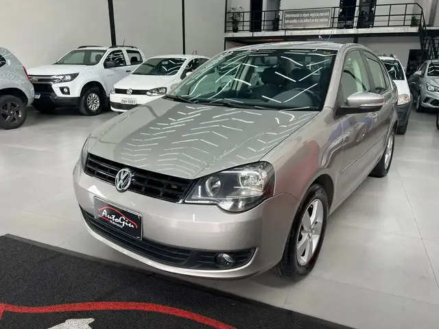 Carro Volkswagen Polo Sedan 2014 1.6 8V (Flex)