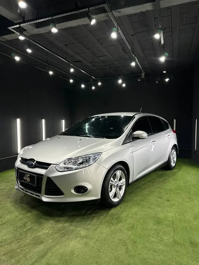 Carro Ford Focus Sedan 2014 SE 1.6 16V TiVCT