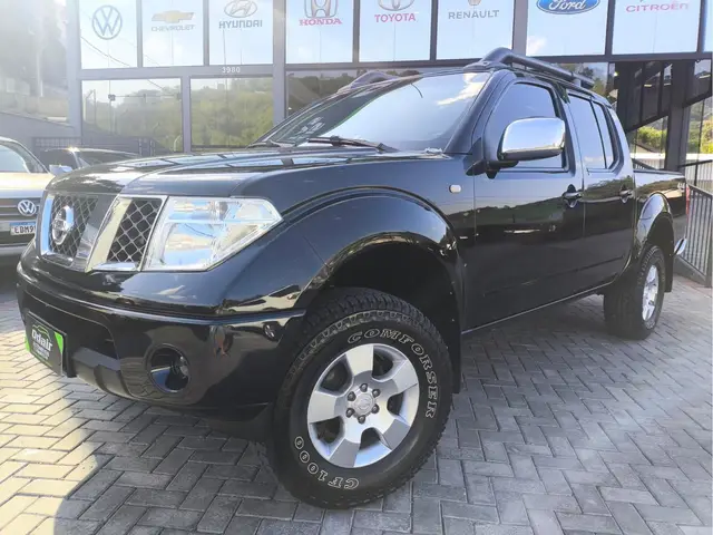 Carro Nissan Frontier 2010 LE 4x4 2.5 16V (cab. dupla) (aut)