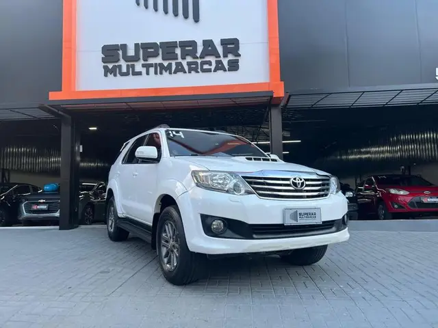Carro Toyota Hilux SW4 2014 3.0 TDI 4x4 SRV 5L