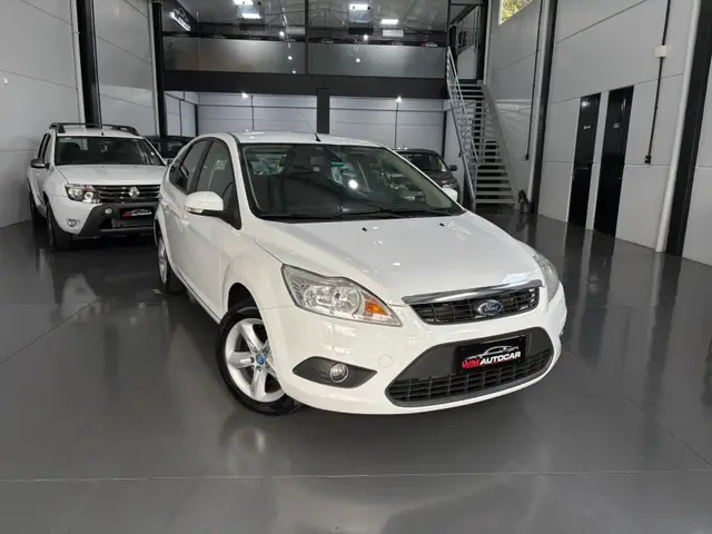 Carro Ford Focus Hatch 2013 GLX 2.0 16V (Flex)