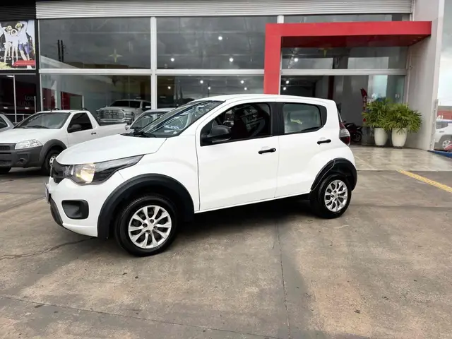 Carro Fiat Mobi 2024 Trekking 1.0