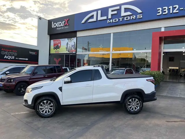 Carro Fiat Strada 2023 Freedom 1.3 CD (Flex)
