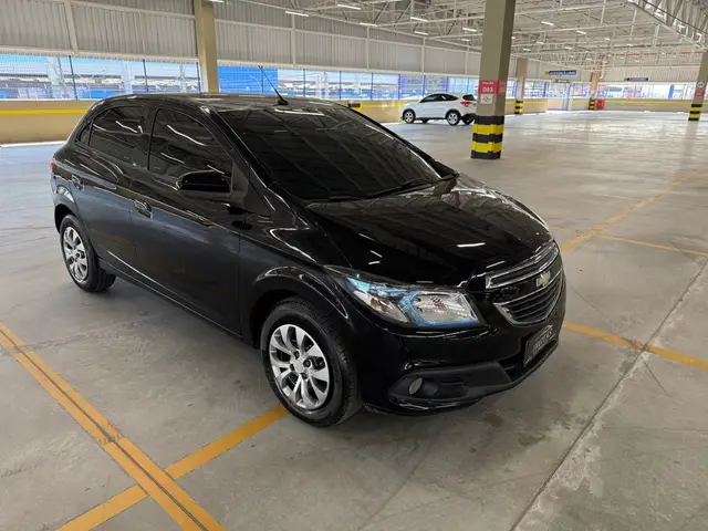 Carro Chevrolet Onix 2016 1.4 LT SPE/4