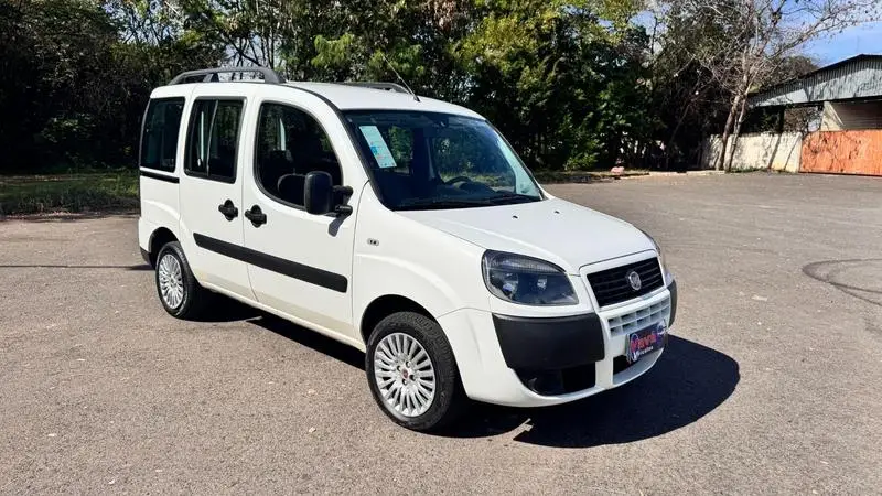 Fiat Doblò Essence 1.8 16V (Flex)