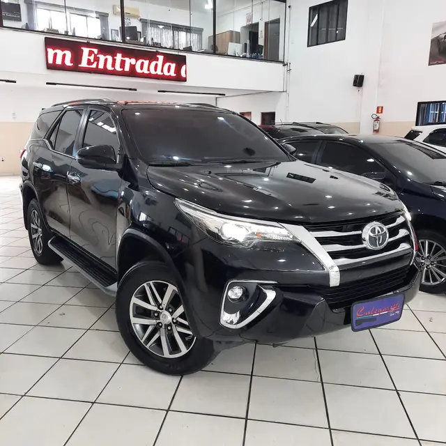 Carro Toyota SW4 2019 2.8 TDI SRX 5L 4x4 (Aut)