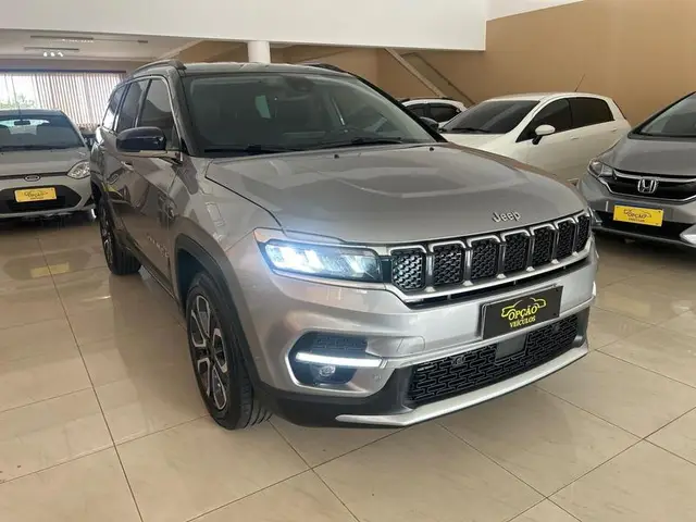 Carro Jeep Commander 2023 Limited 1.3 T270