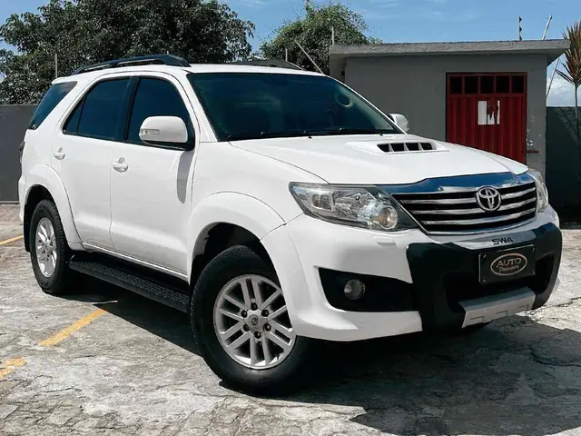 Carro Toyota SW4 2015 Hilux  3.0 TDI 4x4 SRV 7L