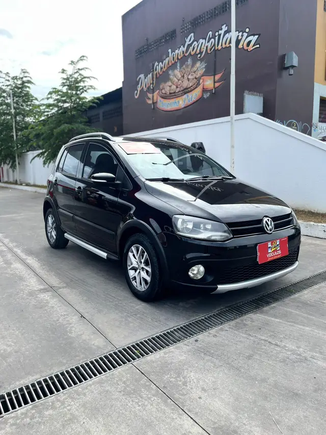 Carro Volkswagen CrossFox 2013 1.6 VHT (Flex)