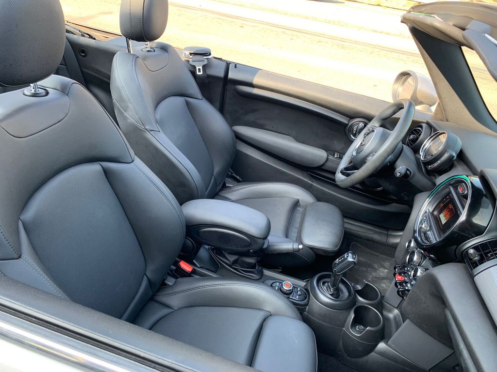 Cooper Cabrio Cooper 1.5 Turbo 12V Aut.
