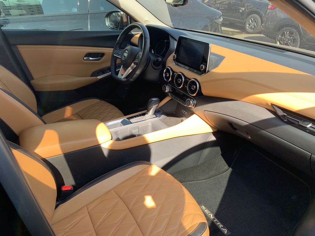 Sentra Exclusive 2.0 16V Aut.