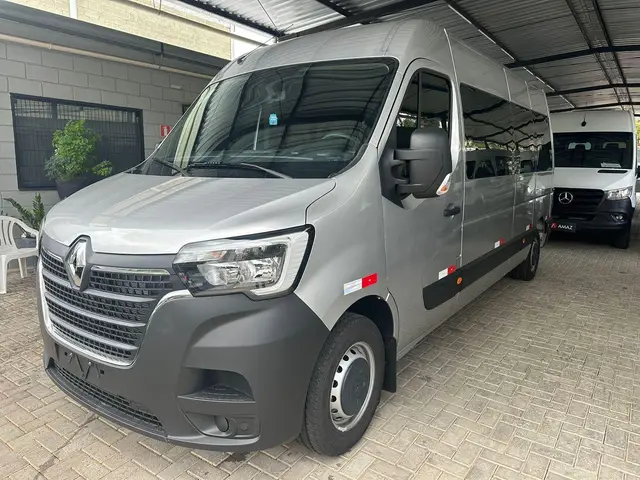 Carro Renault Master 2025 Minibus Executive L3H2