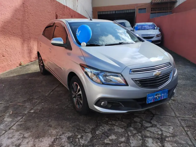 Chevrolet Onix HATCH LTZ 1.4 8V FlexPower 5p Mec.