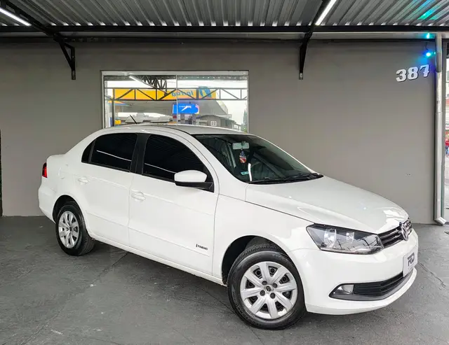 Carro Volkswagen Voyage 2014 1.6 VHT (Flex)