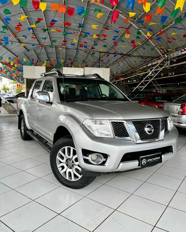 Carro Nissan Frontier 2014 2.5 TD CD 4x4 SL (Aut)