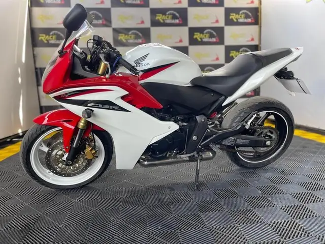 Carro Honda CBR 600 2013 F (ABS)