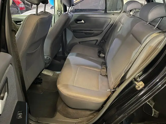 Carro Volkswagen Fox 2011 1.0 8V (Flex) 4p