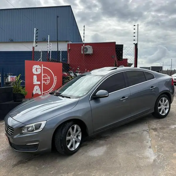 Carro Volvo S60 2017 2.0 T4 Drive-E Momentum