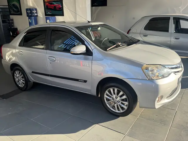 Carro Toyota Etios Sedan 2015 XLS 1.5 (Flex)