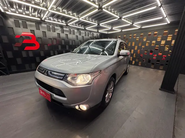 Carro Mitsubishi Outlander 2014 2.0 16V CVT