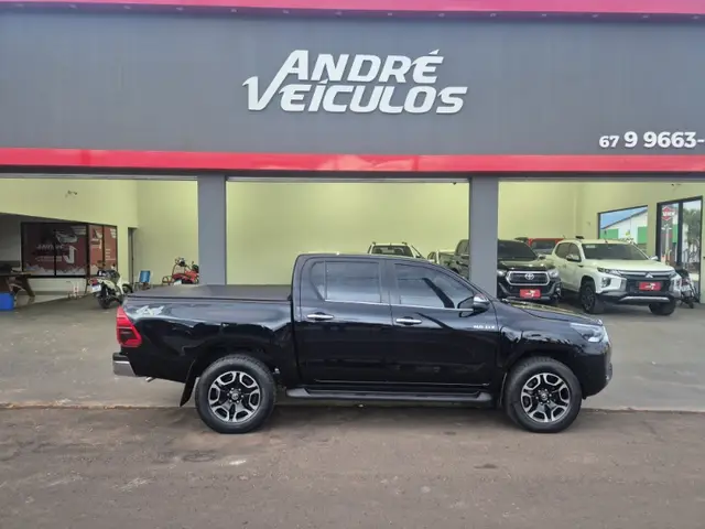 Carro Toyota Hilux Cabine Dupla 2022 SRX 2.8 TDI CD 4x4 (Aut)