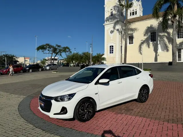 Carro Chevrolet Onix Plus 2024 LT 1.0