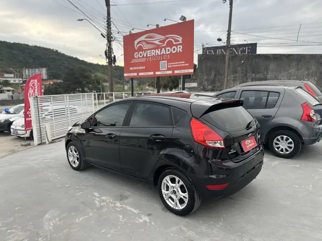 Carro Ford Fiesta Hatch 2014 SE 1.6