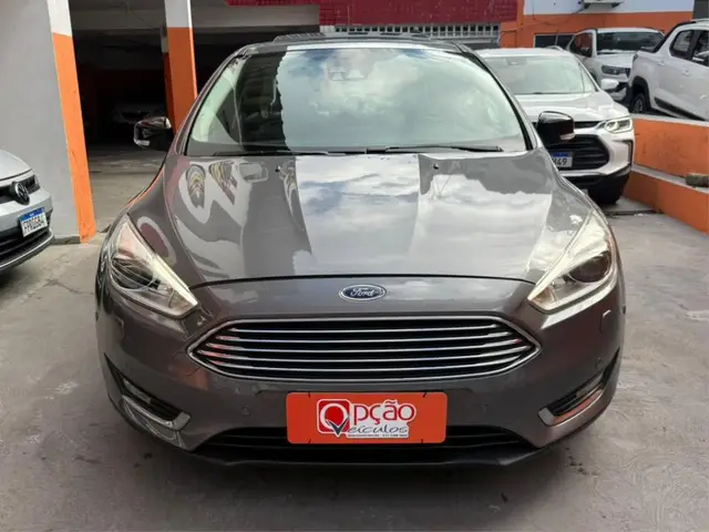 Carro Ford Focus Hatch 2016 Titanium 2.0 PowerShift