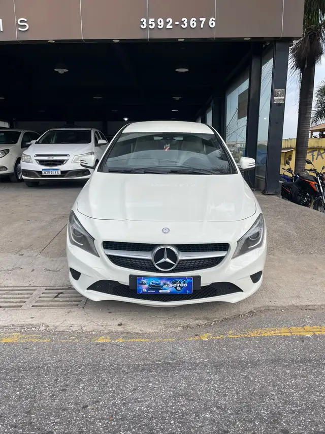 Carro Mercedes-Benz Classe CLA 2015 CLA 200 Vision DCT (Flex)