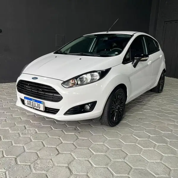 Carro Ford Fiesta Hatch 2017 SEL 1.6 16V Flex Mec. 5p - G