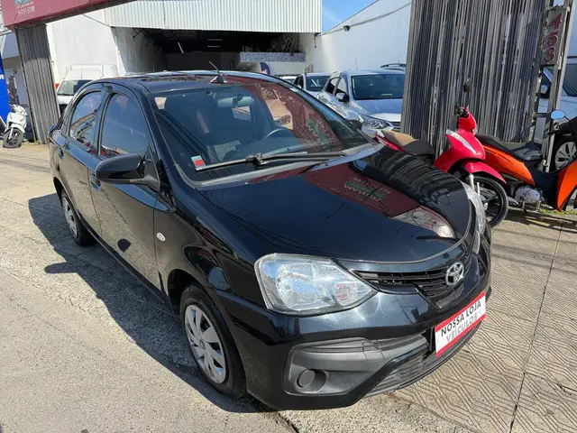 Carro Toyota Etios Sedan 2018 X 1.5 (Flex)
