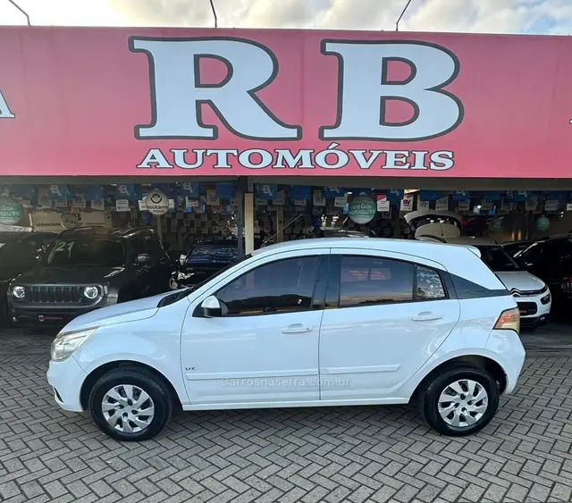 Carro Chevrolet Agile 2011 LT 1.4 8V (Flex)