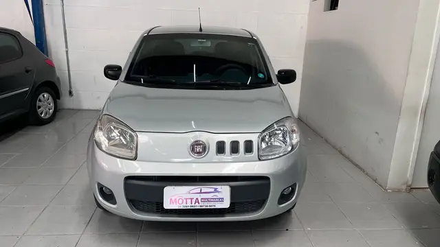 Carro Fiat Uno 2013 Vivace Celeb. 1.0 8V (Flex) 4p