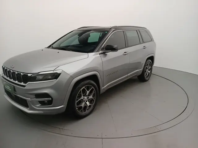 Carro Jeep Commander 2023 Overland 1.3 T270