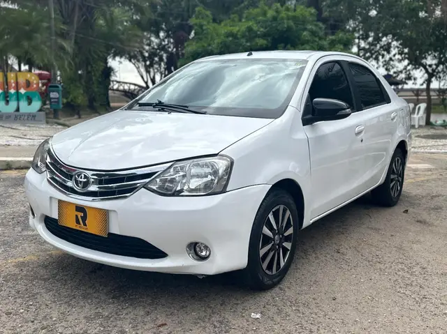 Carro Toyota Etios Sedan 2015 Platinum 1.5 (Flex)