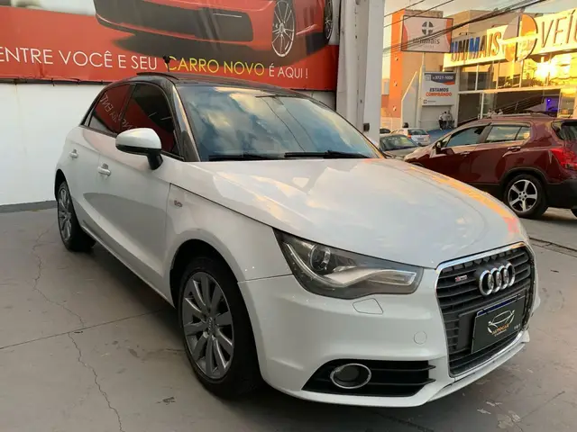 Carro Audi A1 2013 1.4 TFSI Attraction S Tronic