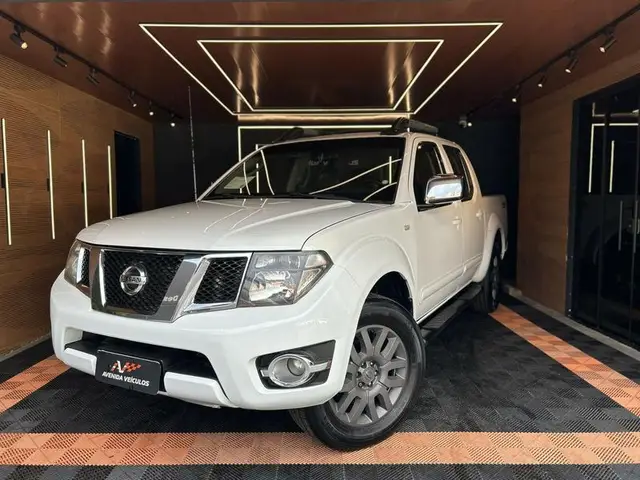Carro Nissan Frontier 2014 2.5 TD CD 4x4 SL (Aut)