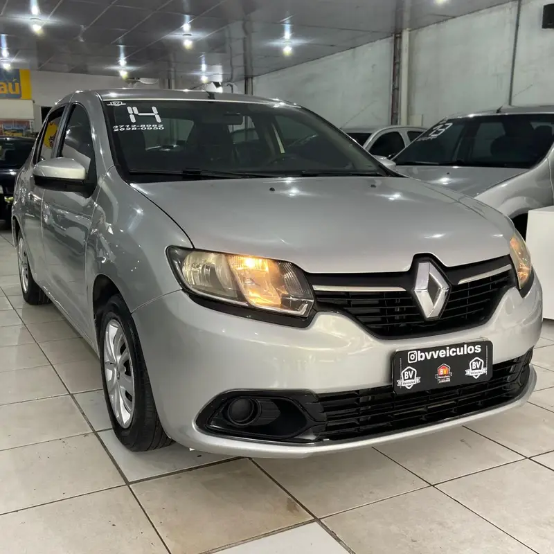 Renault Logan Expression 1.0 16V (flex)