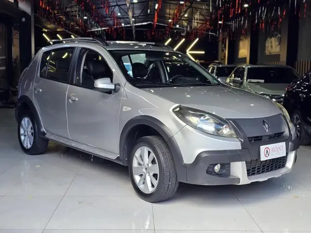 Carro Renault Sandero Stepway 2013 Hi-Flex 1.6 16V