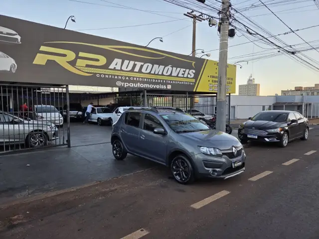 Carro Renault Sandero Stepway 2016 Rip Curl 1.6 8V Easy-R (Flex)