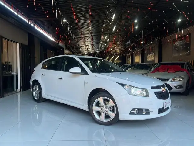 Carro Chevrolet Cruze 2014 HB Sport LTZ 1.8 16V FlexP. 5p Mec
