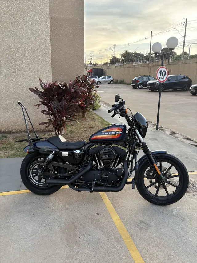 Carro Harley-Davidson XL 1200 2020 NS SPORTSTER IRON