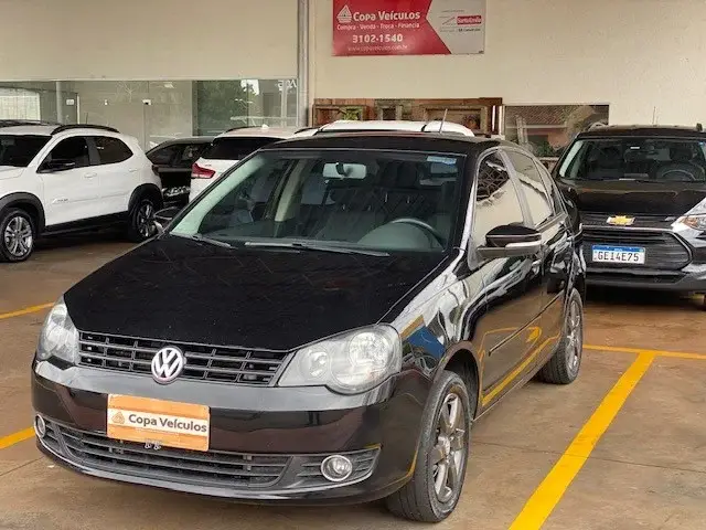 Volkswagen Polo Sedan 1.6 8V (Flex)