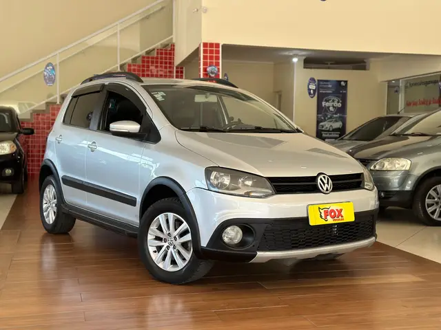 Carro Volkswagen CrossFox 2014 I-Motion 1.6 VHT (Flex)