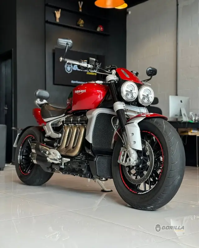 Carro Triumph Rocket 3 2022 III R 2500cc