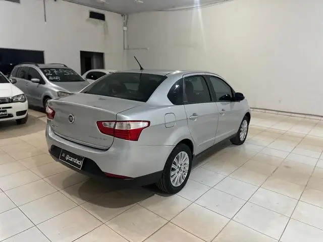 Carro Fiat Grand Siena 2015 Essence 1.6 16V (Flex)